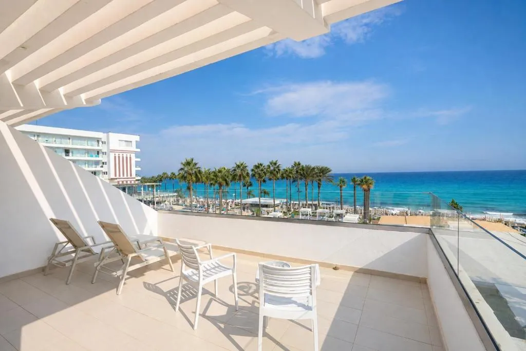 VRISSIANA BEACH HOTEL
