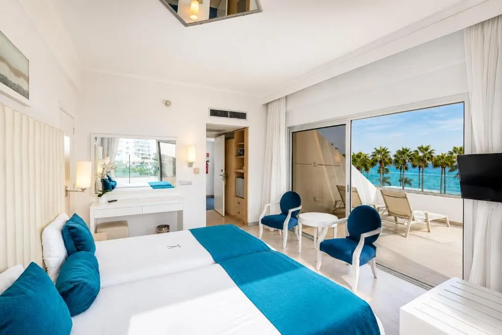 VRISSIANA BEACH HOTEL