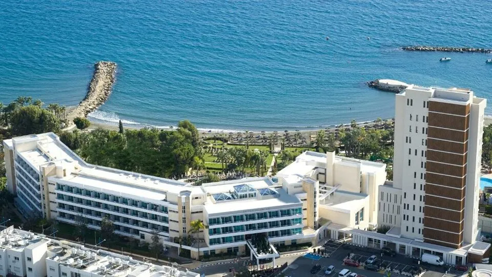 MEDITERRANEAN BEACH, Agios Tychonas, Kipar — fotografija 502