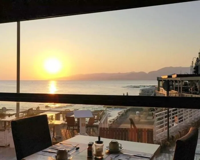 Palmera Beach Hotel Resort & Spa Adults Only, Hersonisos, Grčka — plaža