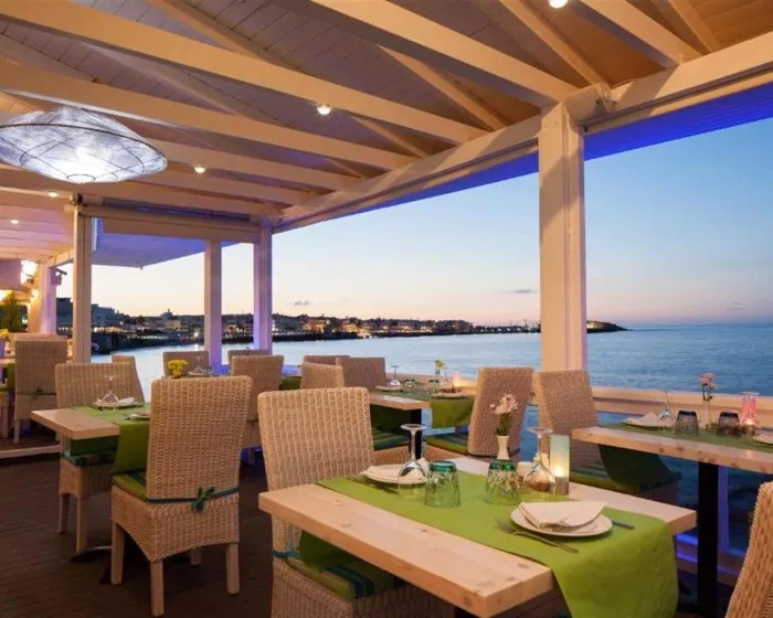 Palmera Beach Hotel Resort & Spa Adults Only, Hersonisos, Grčka — plaža