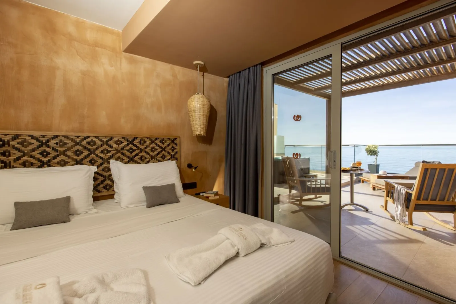Palmera Beach Hotel Resort & Spa Adults Only, Hersonisos, Grčka — Deluxe Room Sea View with Outdoor Jacuzzi