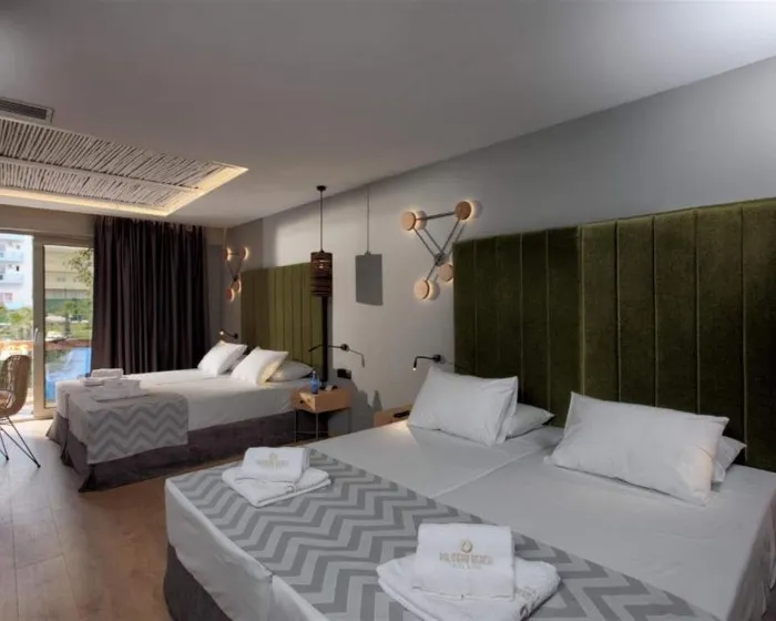Palmera Beach Hotel Resort & Spa Adults Only, Hersonisos, Grčka — Family Room Open Plan