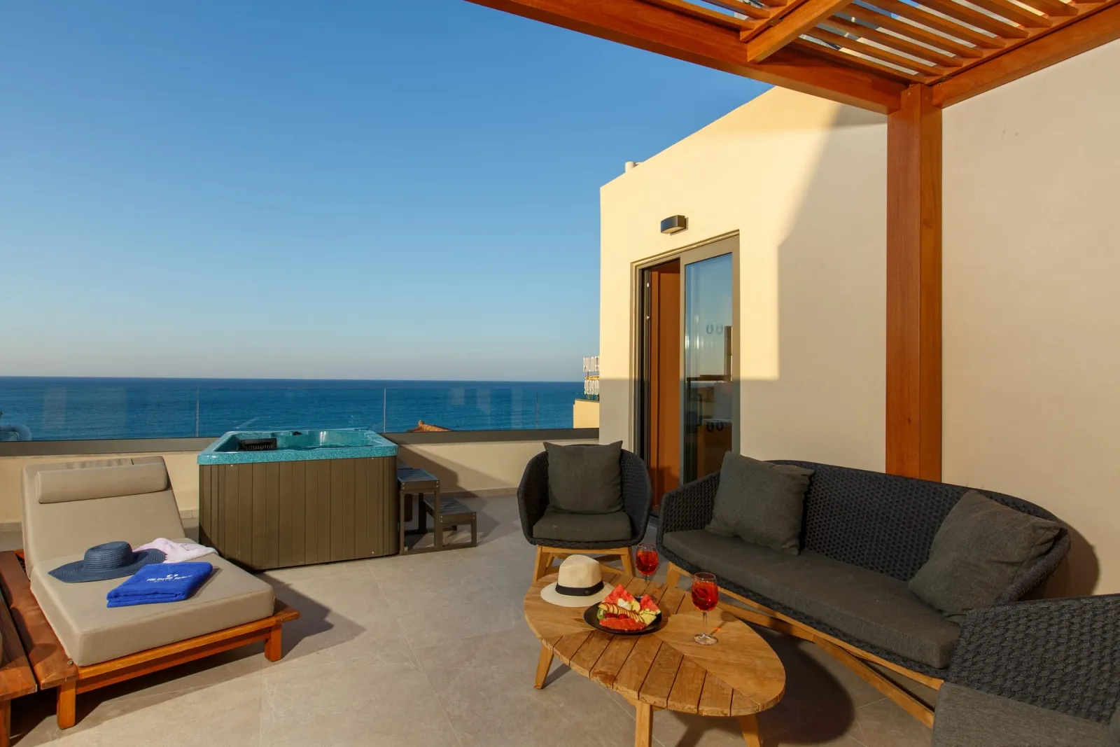 Palmera Beach Hotel Resort & Spa Adults Only, Hersonisos, Grčka — Superior Deluxe Suite Sea View with Jacuzzi