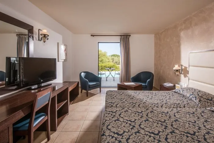 Hersonissos Maris, Hersonisos, Grčka — Double Room Sharing Pool Adults Only 18+