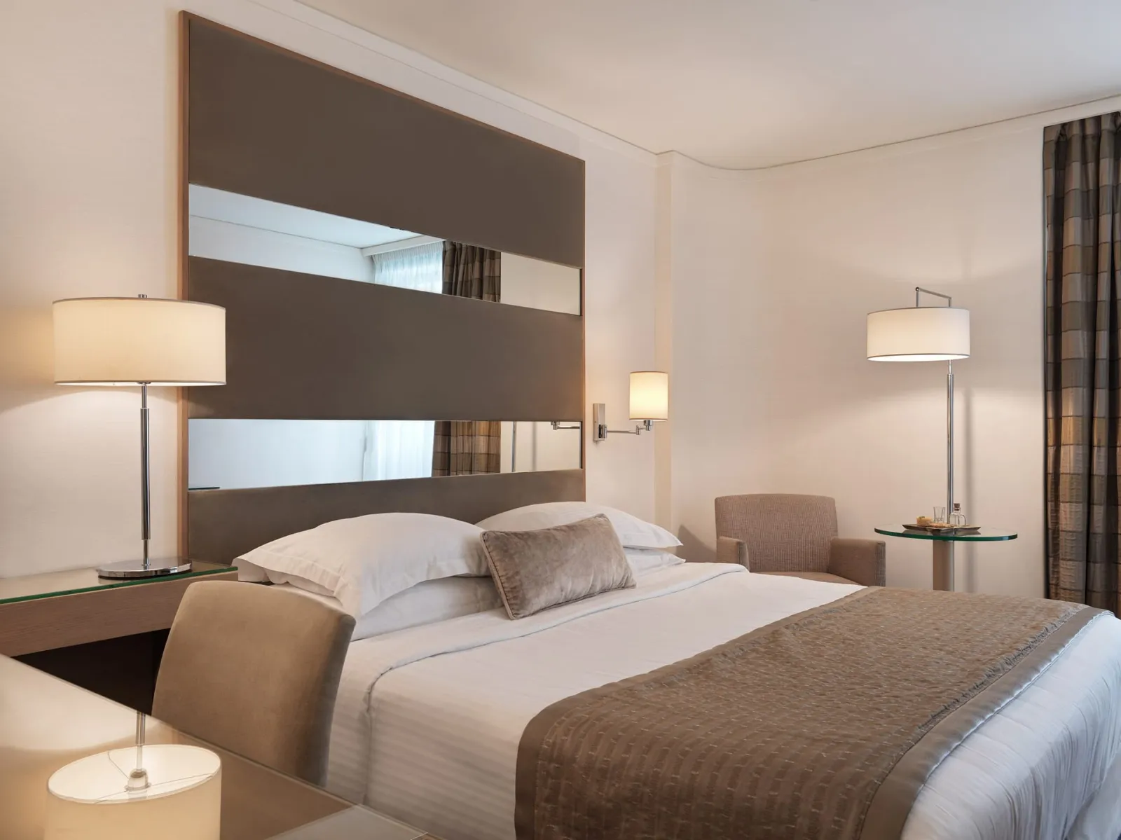 Galaxy Hotel Heraklion, Iraklion, Grčka — Superior Room City View