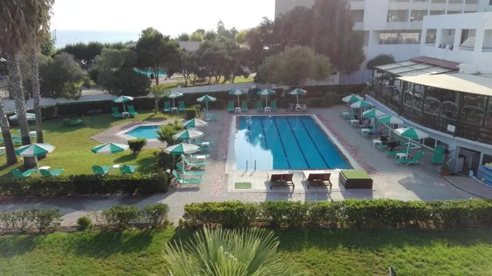 Pylea Beach Hotel, Rodos, Grčka — plaža