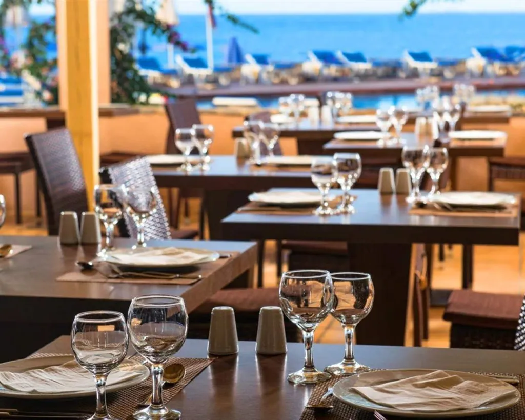 Silva Beach Hotel, Kutulufari, Grčka — plaža