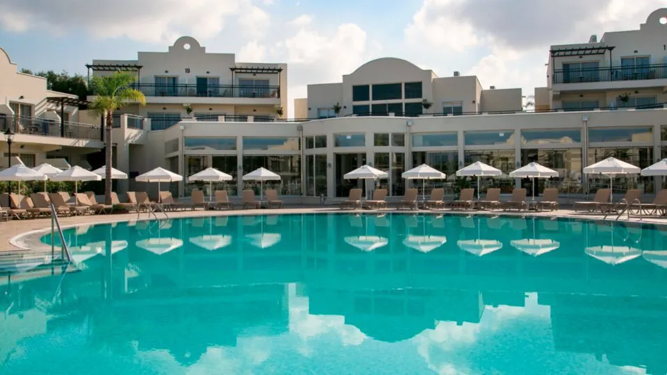 LOUIS PAPHOS BREEZE, Chlorakas
