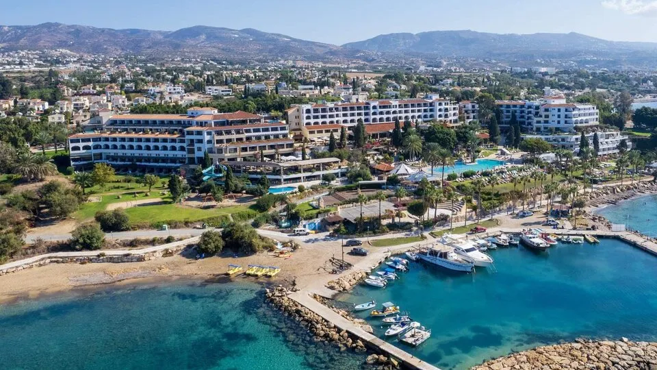 CORAL BEACH HOTEL AND RESORT, Coral Bay, Pejia