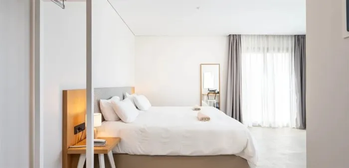 Athina Palace Resort & Spa, Iraklion, Grčka — Junior Suite Private Pool with Jacuzzi Sea View