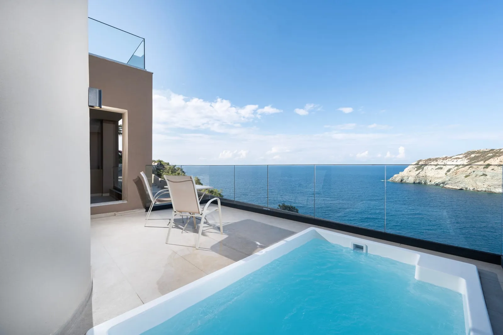 Athina Palace Resort & Spa, Iraklion, Grčka — Maisonette Sea View With Private Pool