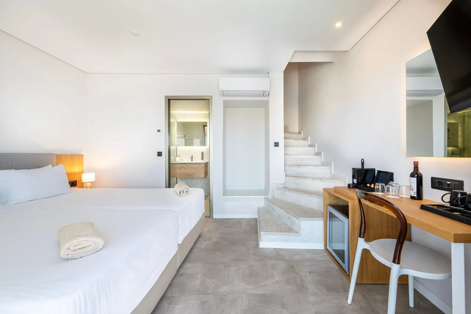 Athina Palace Resort & Spa, Iraklion, Grčka — Maisonette Sea View With Sharing Pool