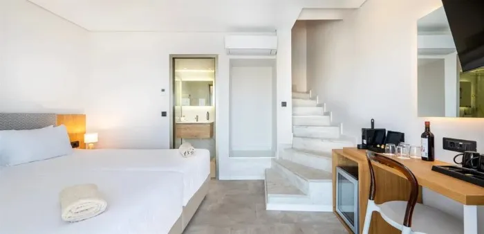 Athina Palace Resort & Spa, Iraklion, Grčka — Maisonette Sharing Pool Sea View