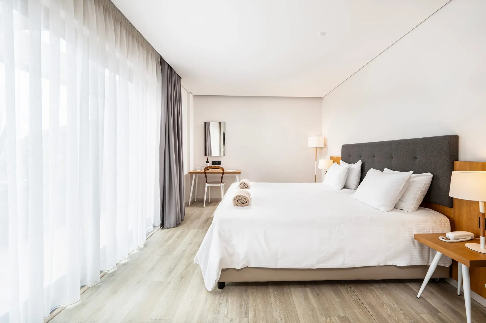 Athina Palace Resort & Spa, Iraklion, Grčka — Superior Double Room Land View