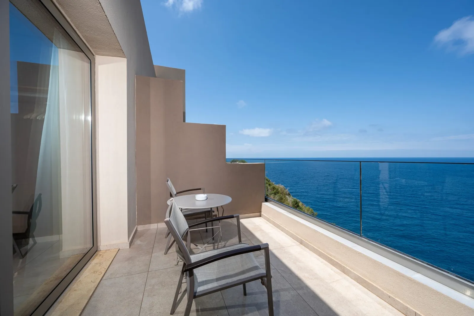 Athina Palace Resort & Spa, Iraklion, Grčka — Superior Double Room Sea View