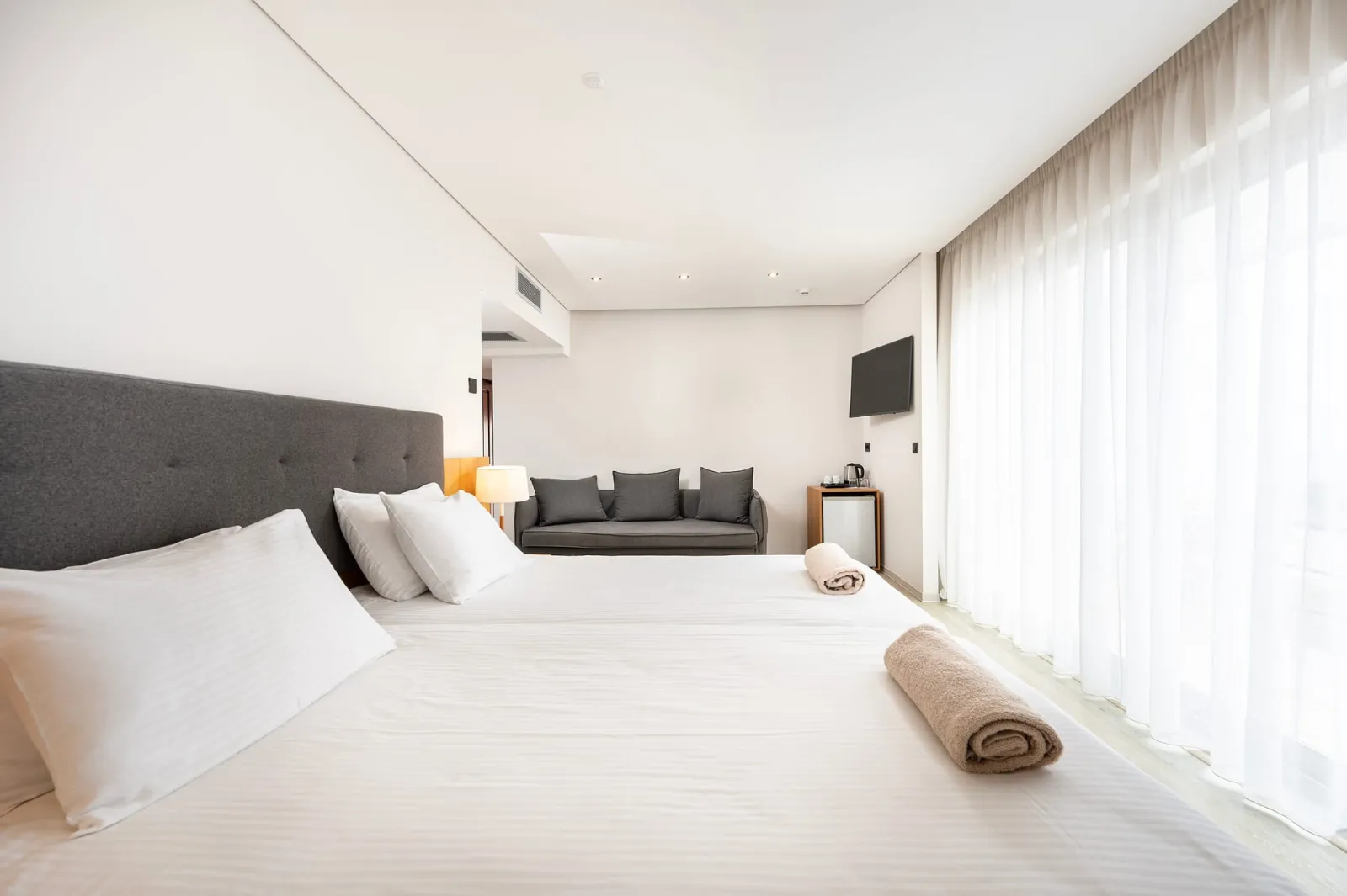 Athina Palace Resort & Spa, Iraklion, Grčka — Superior Double Room Side Sea View