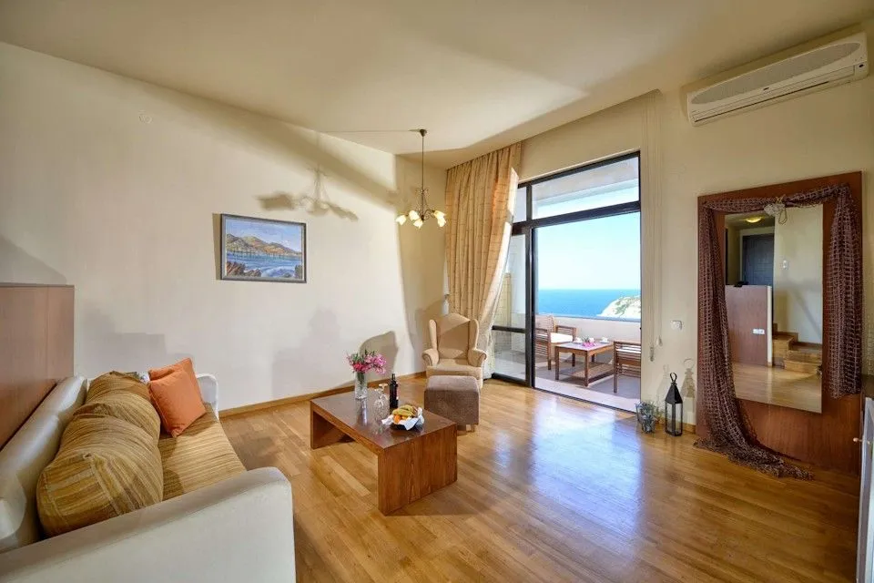 Athina Palace Resort & Spa, Iraklion, Grčka — VIP Suite Land View