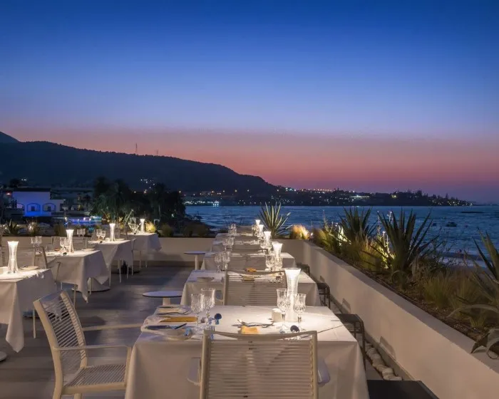 I Resort Beach Hotel & Spa, Iraklion, Grčka — plaža