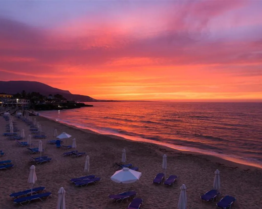 Kernos Beach Hotel & Bungalows, Malia, Grčka — plaža