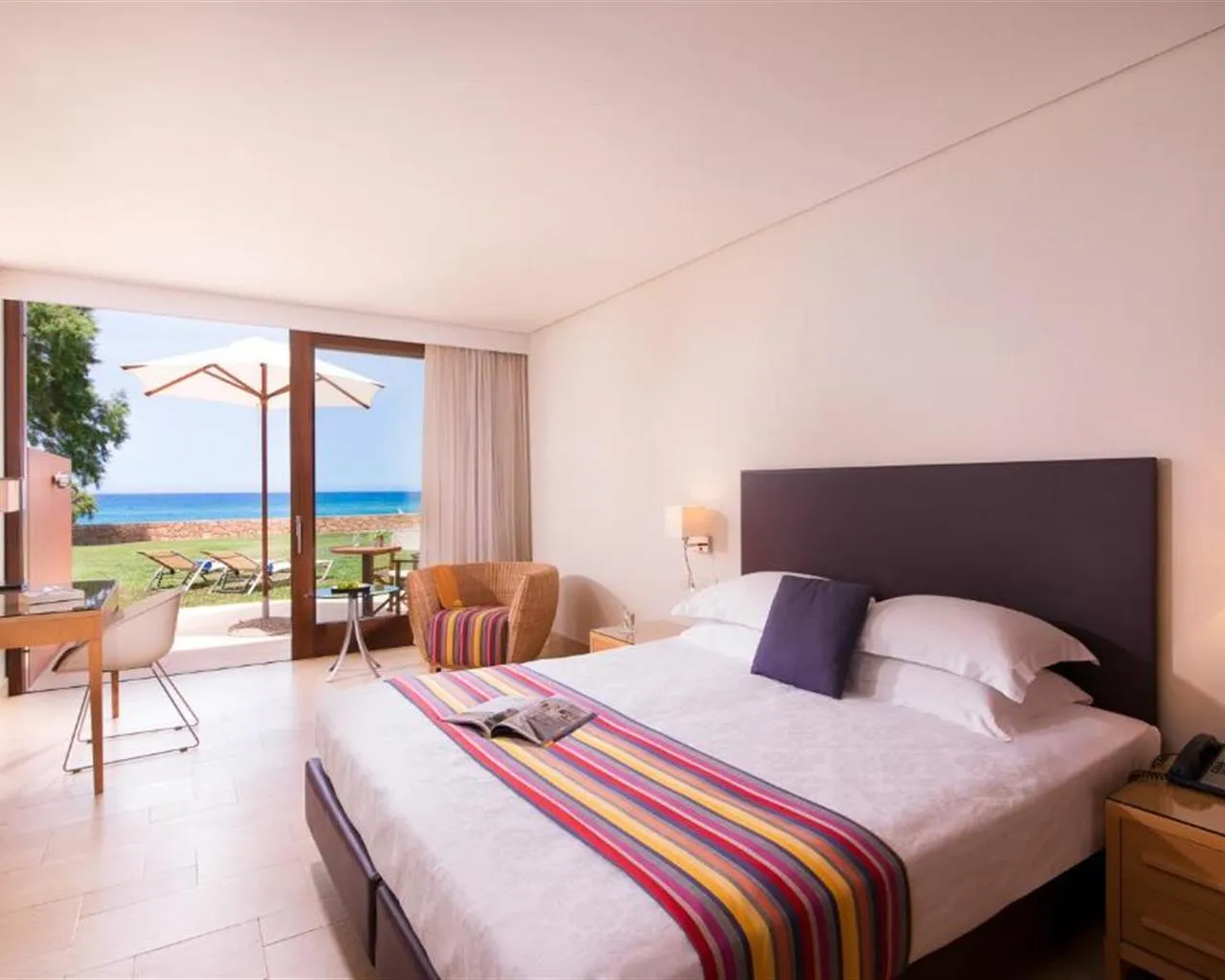 Kernos Beach Hotel & Bungalows, Malia, Grčka — Bungalow Superior Sea Front