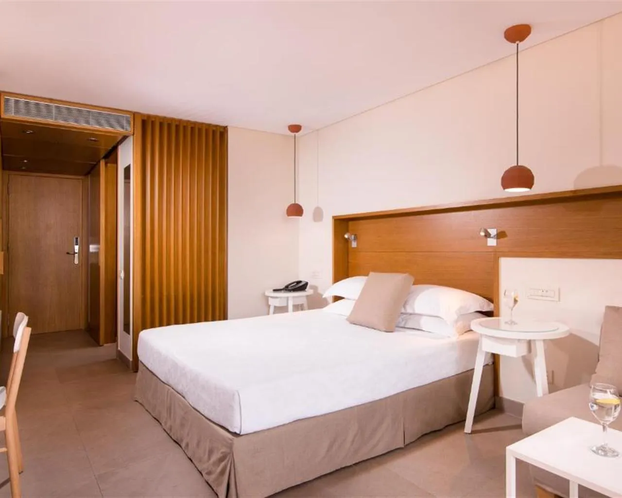 Kernos Beach Hotel & Bungalows, Malia, Grčka — Room Superior Hotel/Bungalow Garden/Mountain View