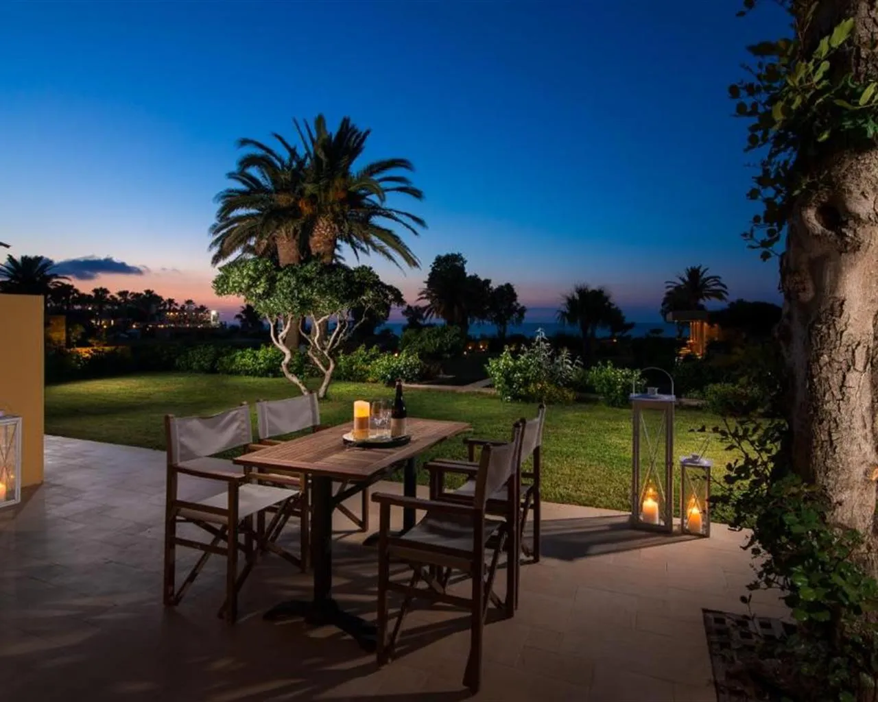 Kernos Beach Hotel & Bungalows, Malia, Grčka — Suite  Superior Separated Living Room Hotel/Bungalow Sea View