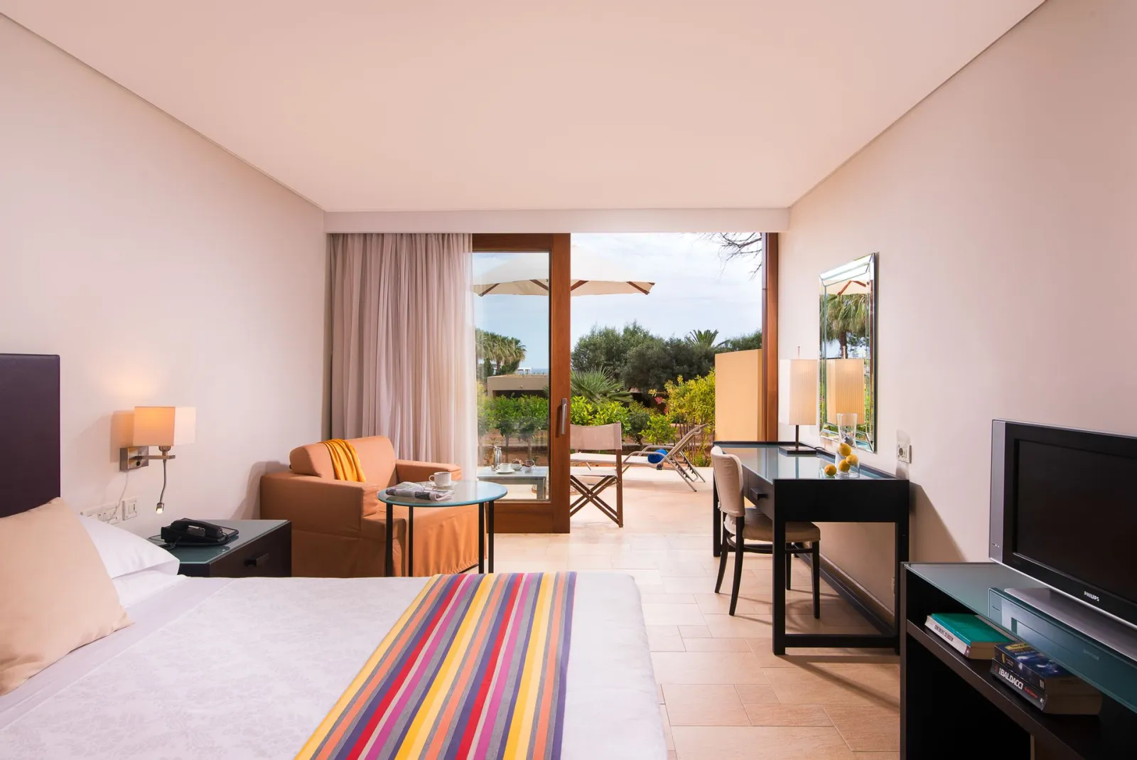 Kernos Beach Hotel & Bungalows, Malia, Grčka — Superior Hotel/Bungalow Garden/Mountain View