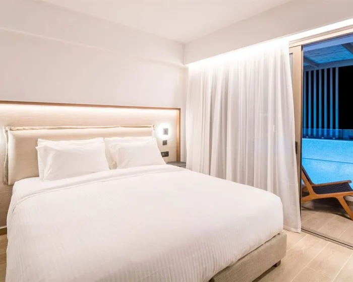 Akasha Beach Hotel & Spa, Kutulufari, Grčka — Room Plunge Pool Urban Chic City or Internal View