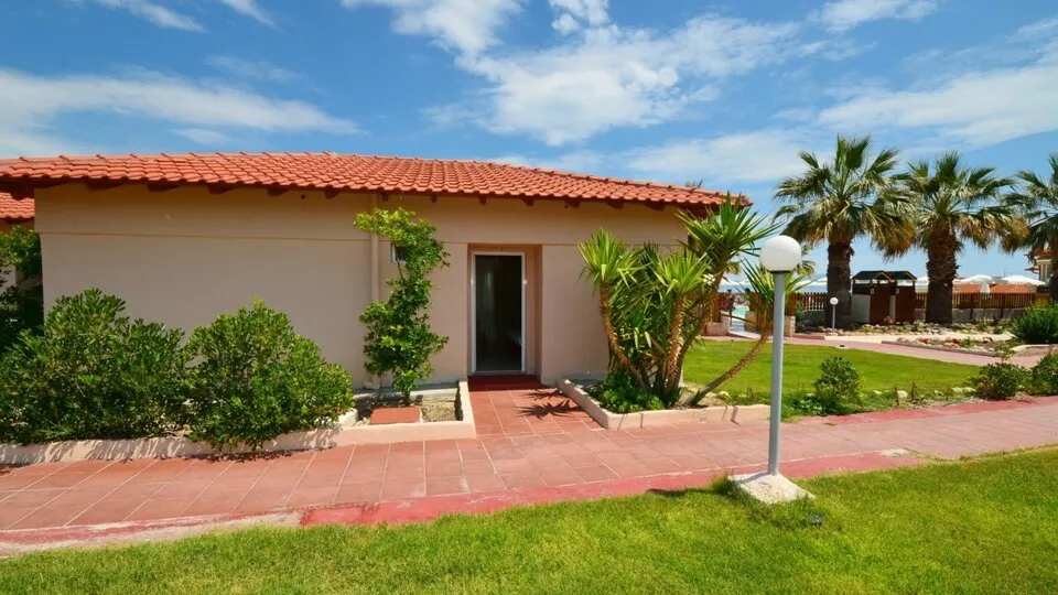 Sousouras, Hanioti, Grčka — Family Bungalow