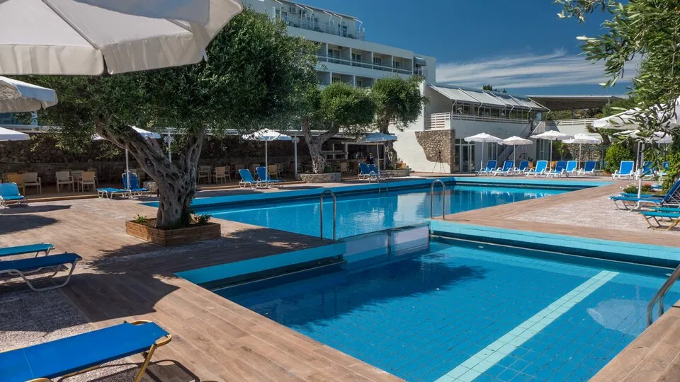 Golden Alexandros, Perama