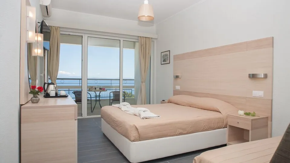 Golden Alexandros, Perama, Grčka — Standard Room Sea View