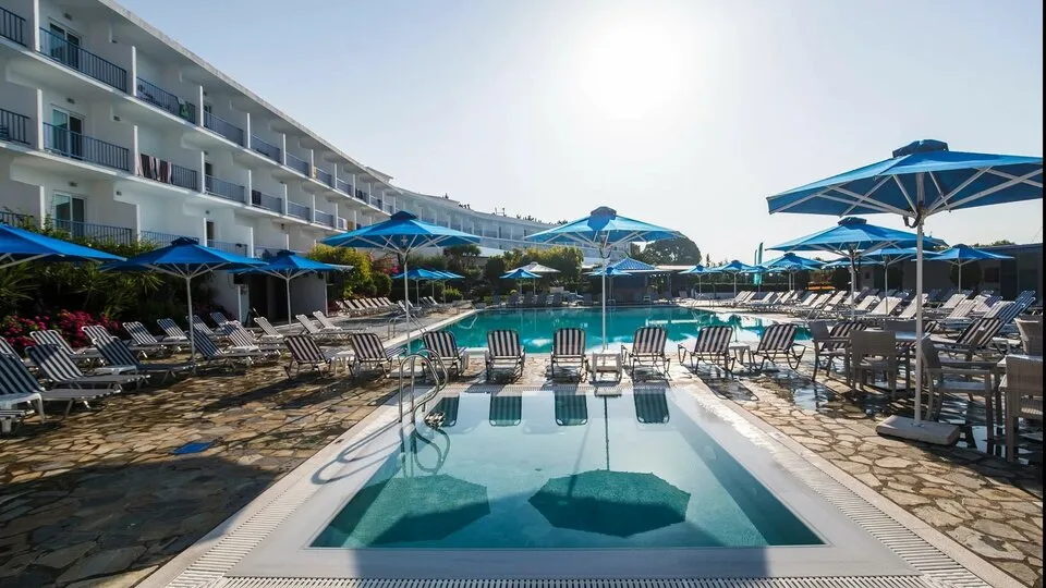 Delphi Beach, Eratini, Grčka — fotografija 4