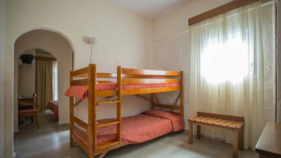 Popi Star, Guvija, Grčka — Promo Room