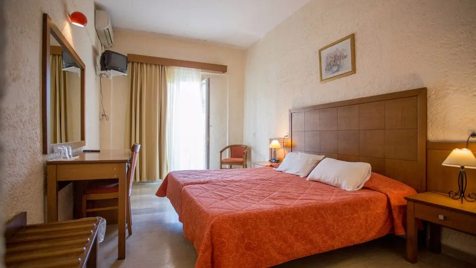 Popi Star, Guvija, Grčka — Single Room