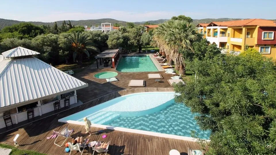 Despotiko Apartment Hotel & Suites, Tristinika, Grčka