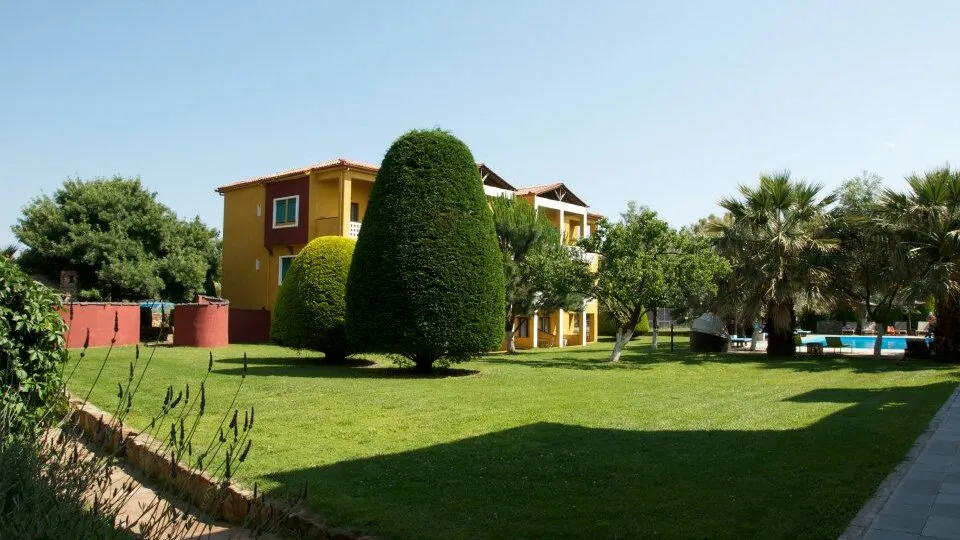 Despotiko Apartment Hotel & Suites, Tristinika, Grčka — fotografija 1