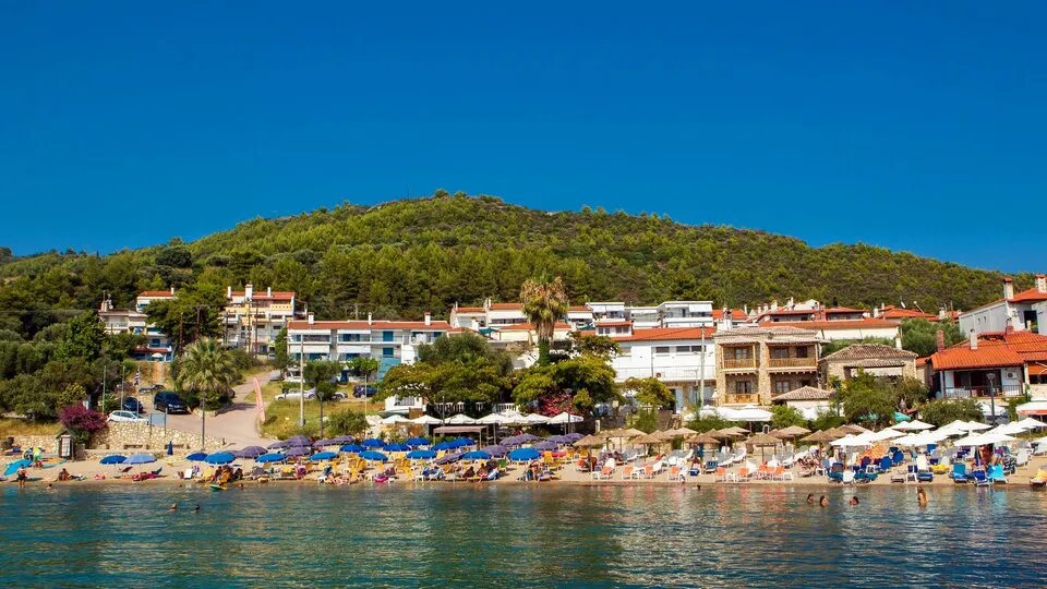 Loutra Beach, Lutra – Agia Paraskevi