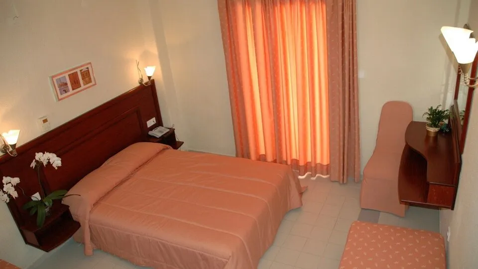 Loutra Beach, Lutra – Agia Paraskevi, Grčka — Family Room