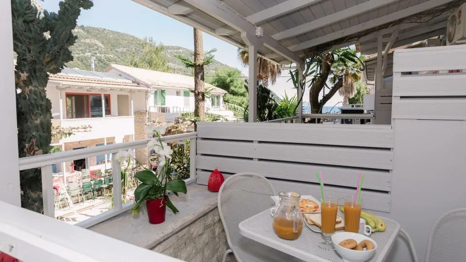 Rouda Bay, Poros, Grčka — fotografija 6
