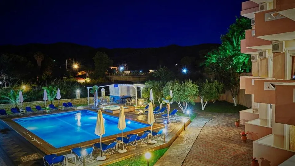 Stefani, Sarti, Grčka — fotografija 6