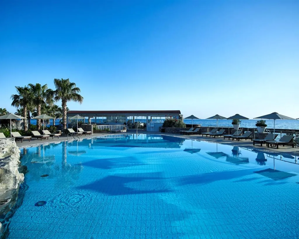 Ikaros Beach Luxury Resort & Spa Adults Only, Iraklion, Grčka — plaža