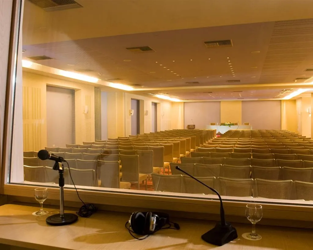 Ikaros Beach Luxury Resort & Spa Adults Only, Iraklion, Grčka — plaža