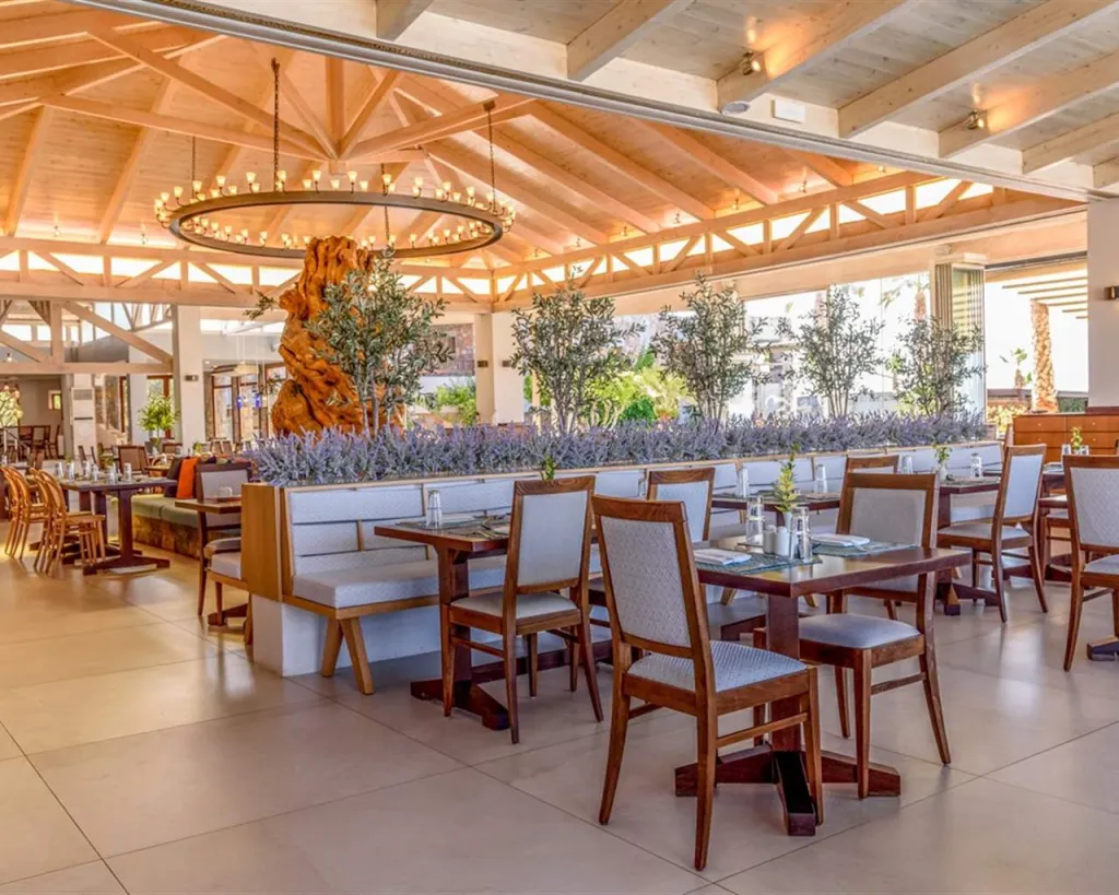 Ikaros Beach Luxury Resort & Spa Adults Only, Iraklion, Grčka — plaža