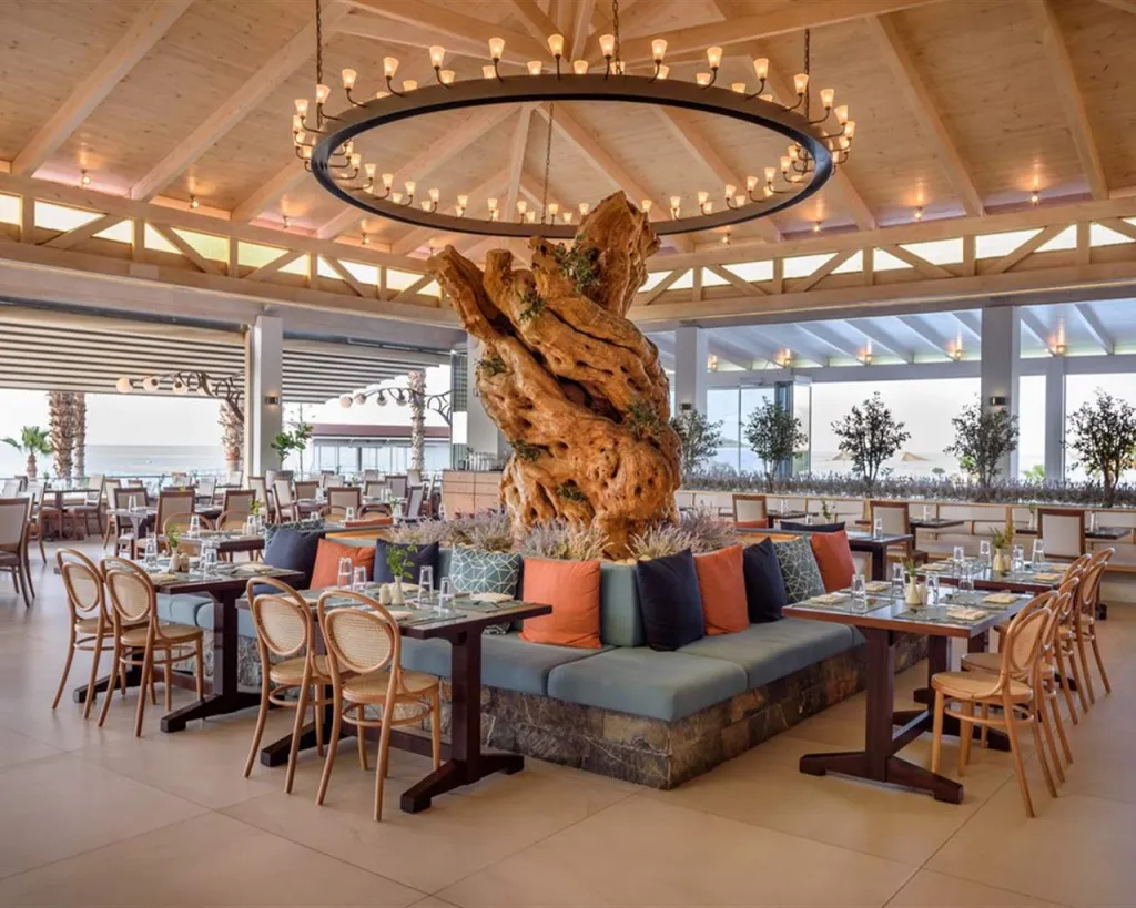 Ikaros Beach Luxury Resort & Spa Adults Only, Iraklion, Grčka — plaža