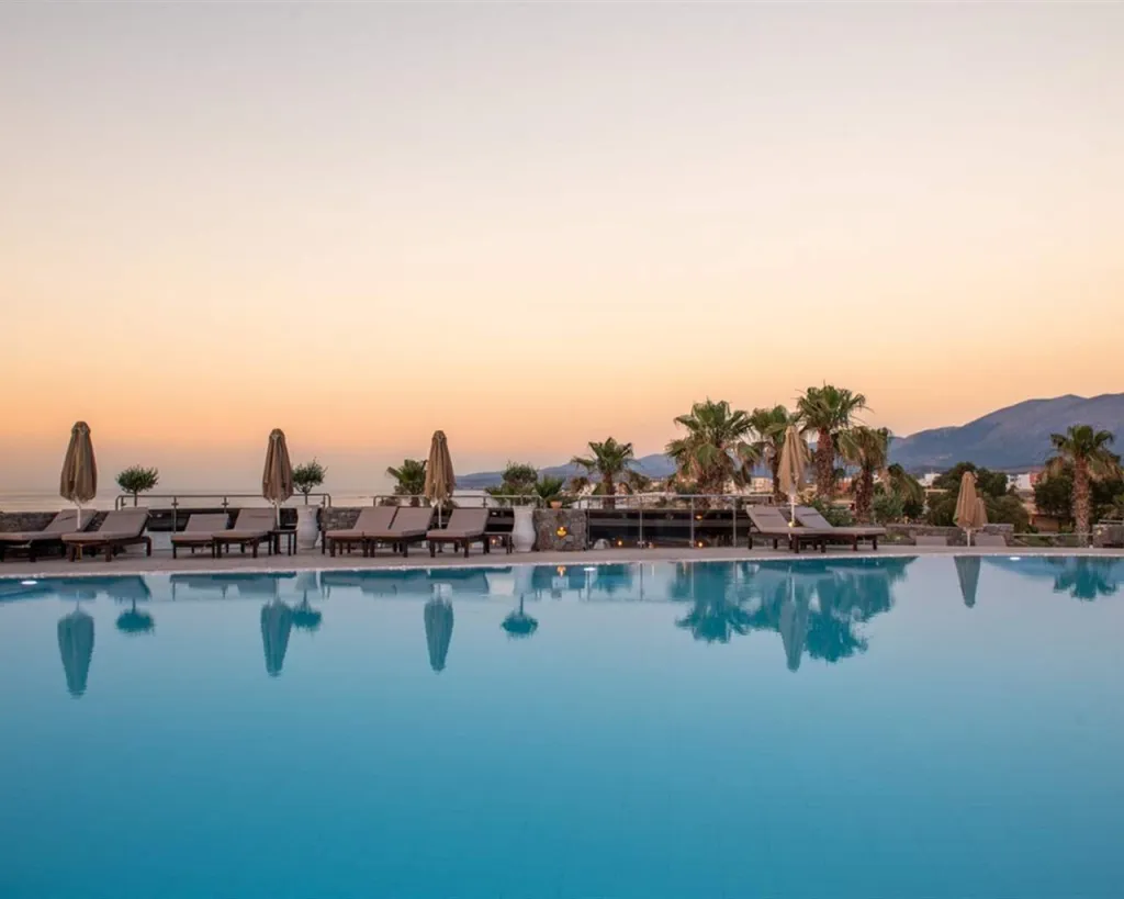 Ikaros Beach Luxury Resort & Spa Adults Only, Iraklion, Grčka — plaža