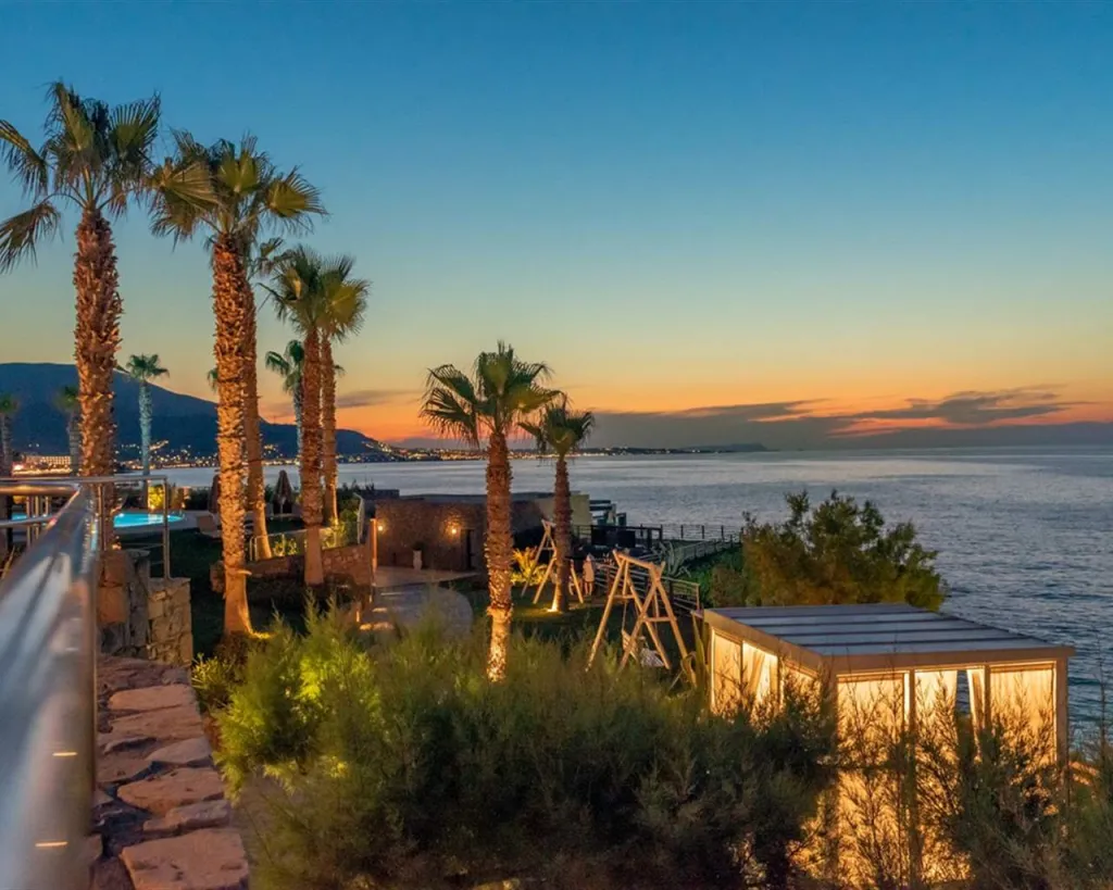 Ikaros Beach Luxury Resort & Spa Adults Only, Iraklion, Grčka — plaža