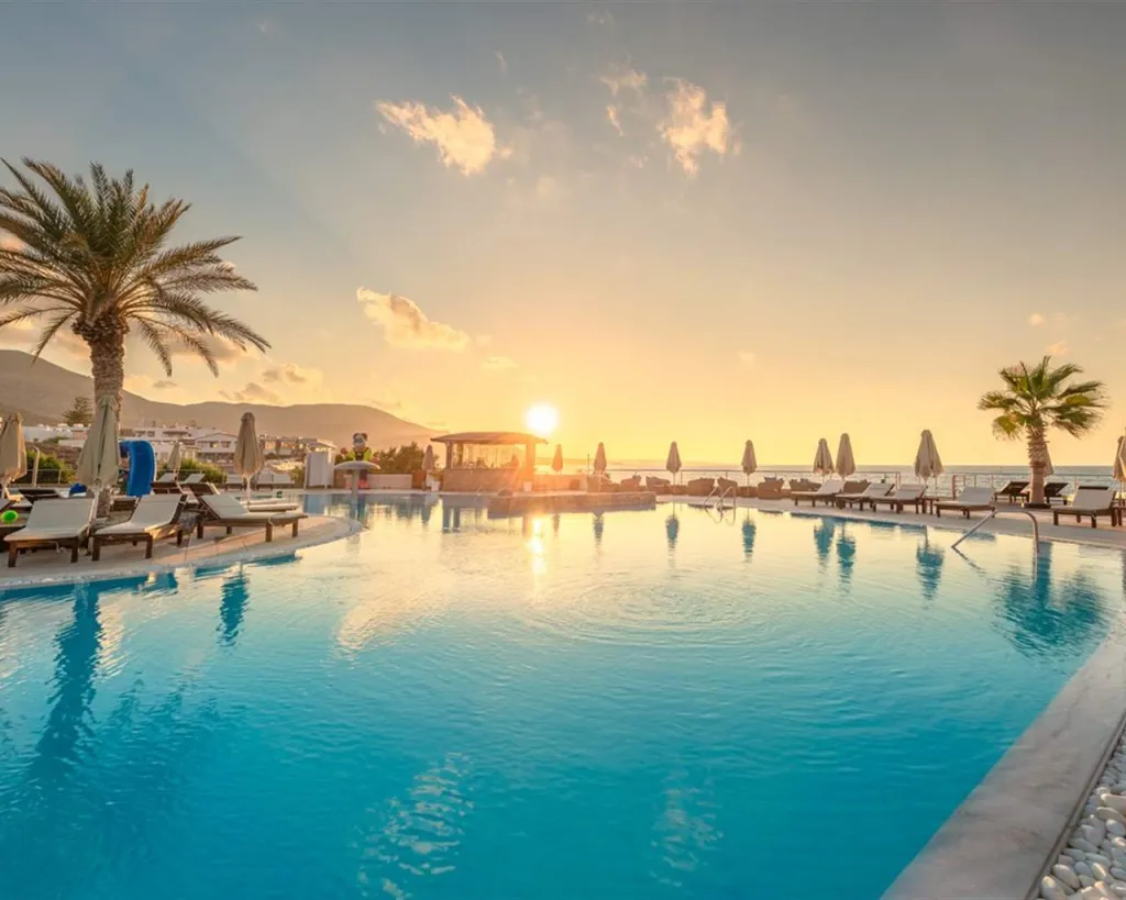 Ikaros Beach Luxury Resort & Spa Adults Only, Iraklion, Grčka — plaža