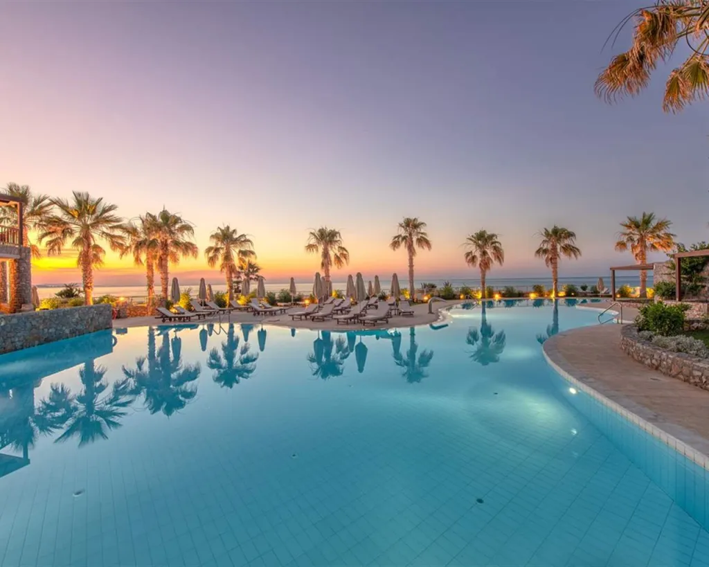Ikaros Beach Luxury Resort & Spa Adults Only, Iraklion, Grčka — plaža