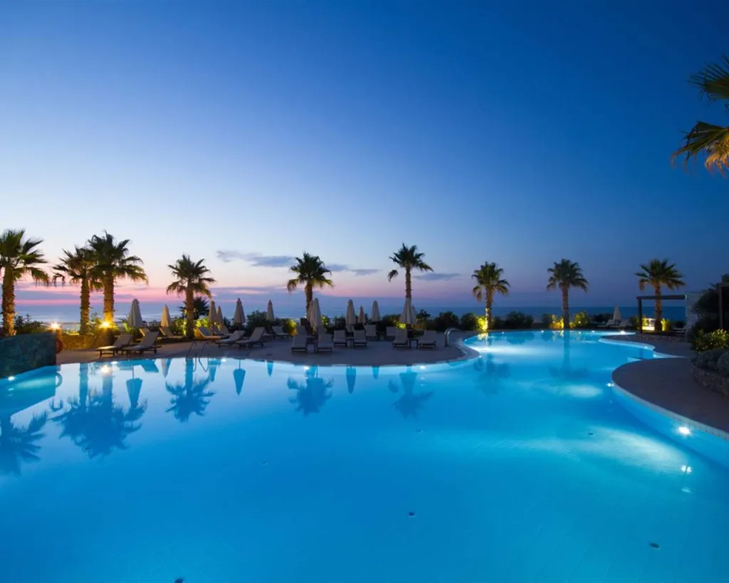 Ikaros Beach Luxury Resort & Spa Adults Only, Iraklion, Grčka — plaža